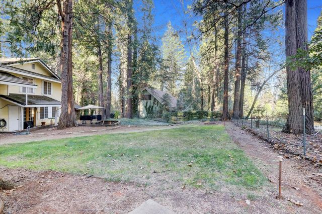 12746 Quaker Hill Cross Rd, Nevada City, CA 95959