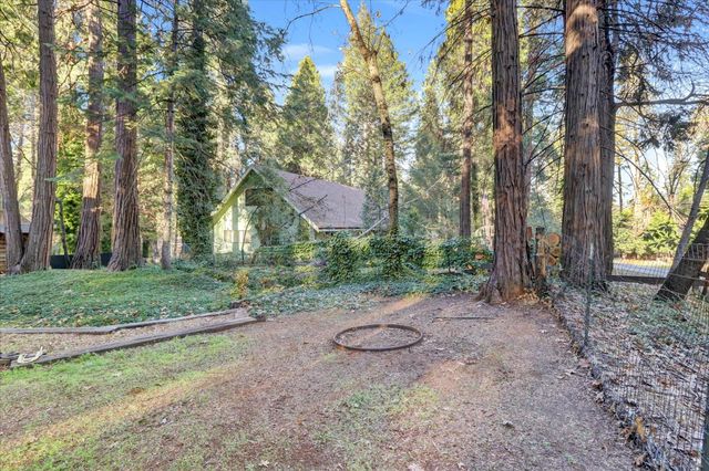 12746 Quaker Hill Cross Rd, Nevada City, CA 95959