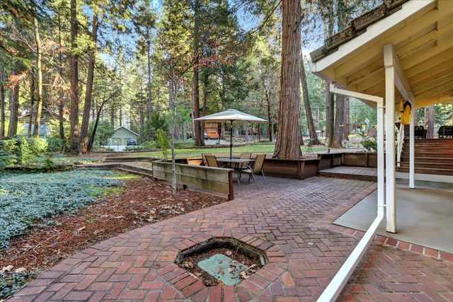 12746 Quaker Hill Cross Rd, Nevada City, CA 95959
