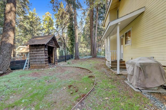 12746 Quaker Hill Cross Rd, Nevada City, CA 95959