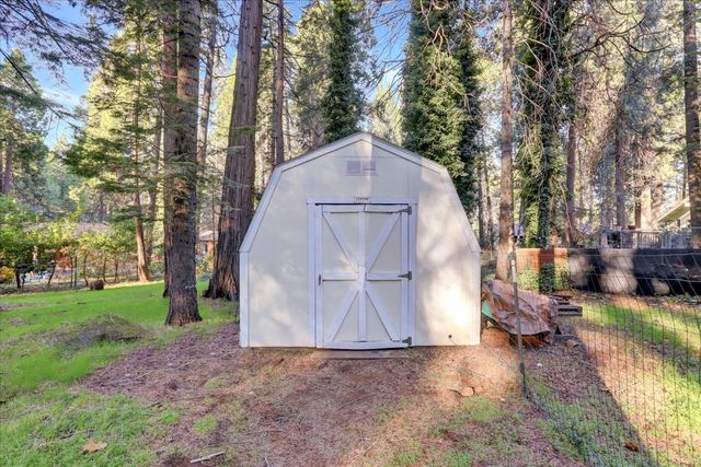 12746 Quaker Hill Cross Rd, Nevada City, CA 95959