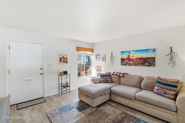 207 S Paseo Tierra Apt C, Green Valley, AZ 85614