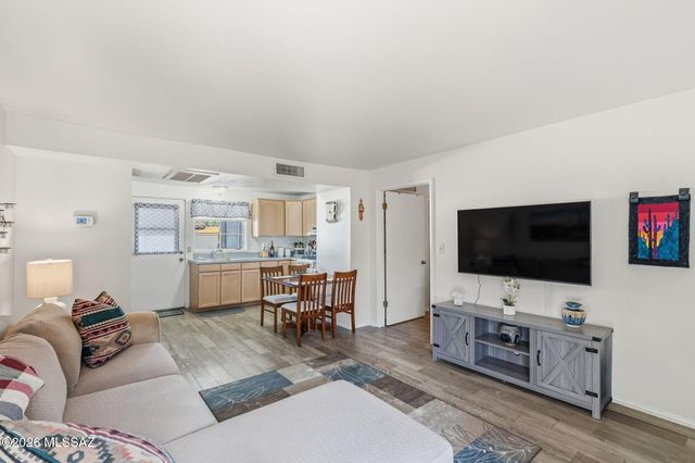 207 S Paseo Tierra Apt C, Green Valley, AZ 85614