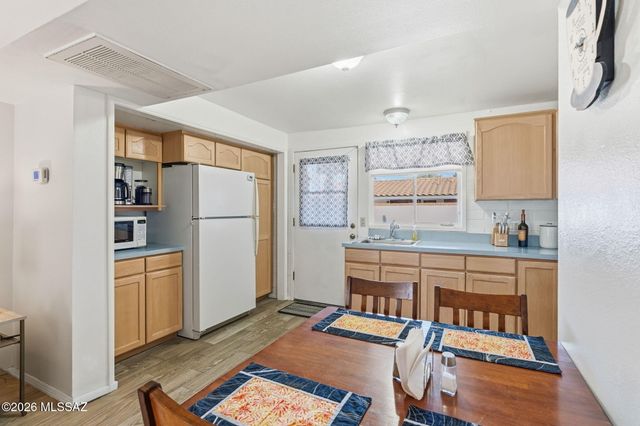 207 S Paseo Tierra Apt C, Green Valley, AZ 85614