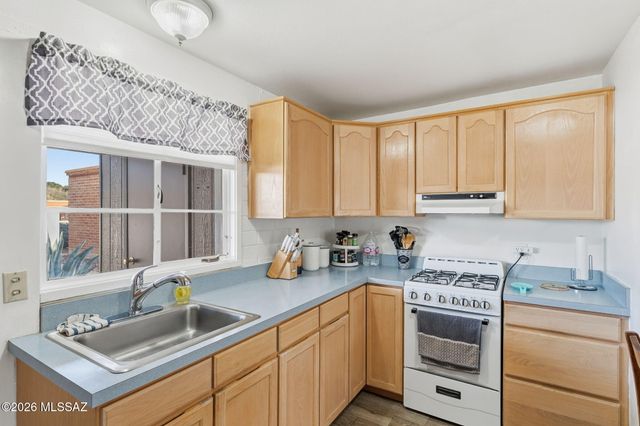 207 S Paseo Tierra Apt C, Green Valley, AZ 85614