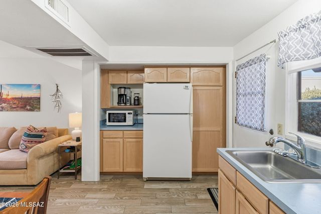 207 S Paseo Tierra Apt C, Green Valley, AZ 85614