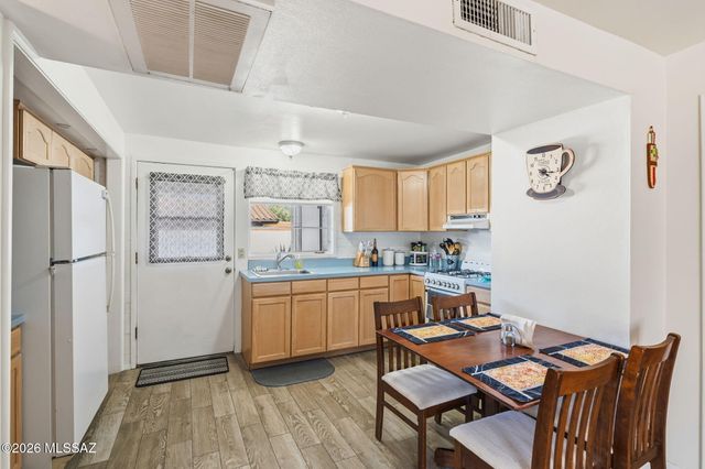 207 S Paseo Tierra Apt C, Green Valley, AZ 85614