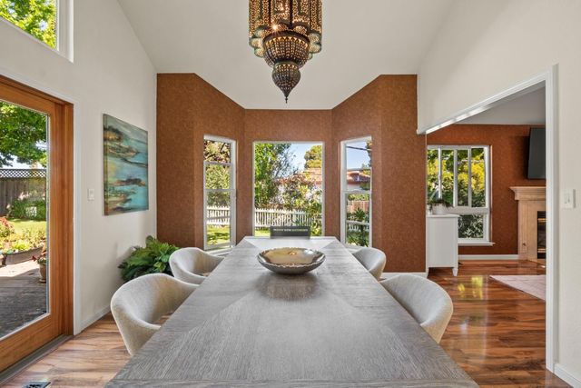 904 Lakeview Way, Redwood City, CA 94062
