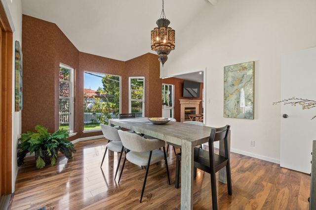 904 Lakeview Way, Redwood City, CA 94062