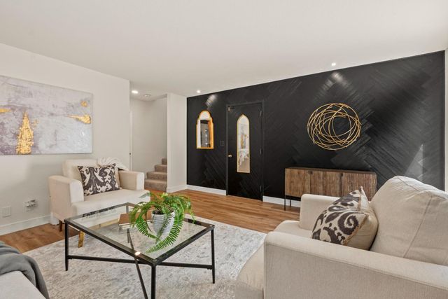 904 Lakeview Way, Redwood City, CA 94062