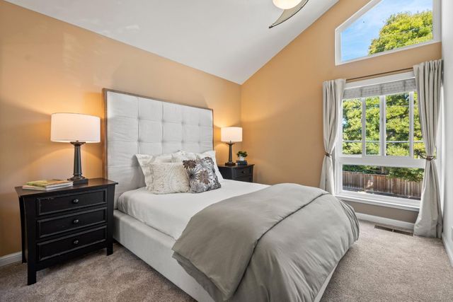 904 Lakeview Way, Redwood City, CA 94062