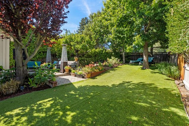 904 Lakeview Way, Redwood City, CA 94062