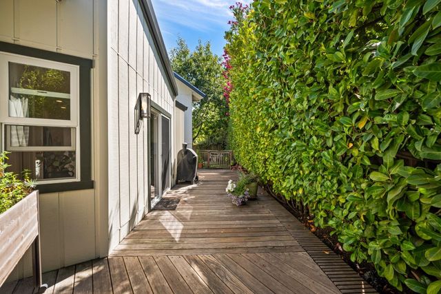 904 Lakeview Way, Redwood City, CA 94062