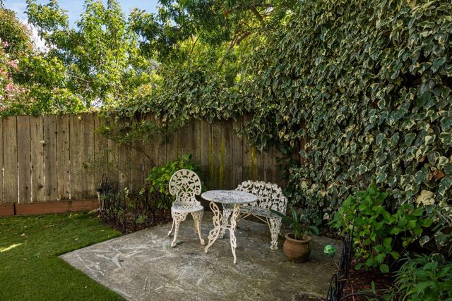 904 Lakeview Way, Redwood City, CA 94062