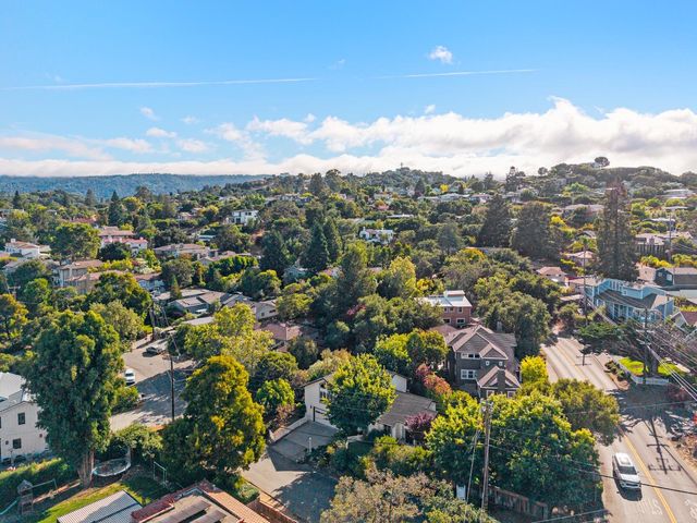 904 Lakeview Way, Redwood City, CA 94062