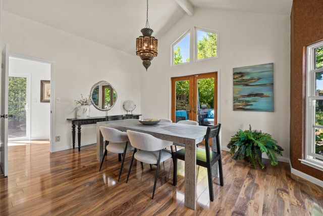 904 Lakeview Way, Redwood City, CA 94062
