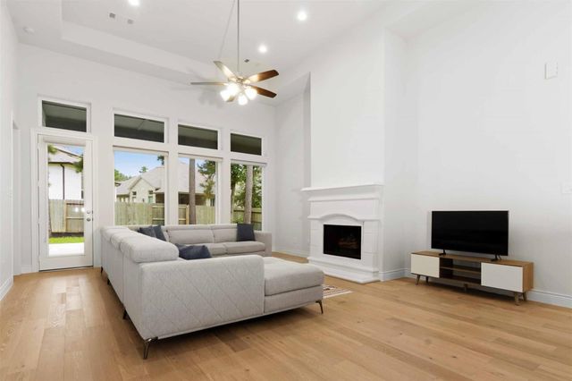 207 Prelude Park Trail, Conroe, TX 77318