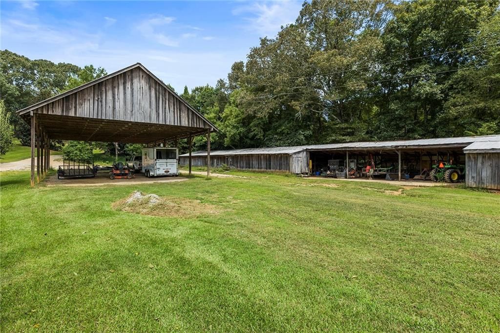 Image 112 of property listing at 683 Duck Thurmond Road, Dawsonville, GA 30534