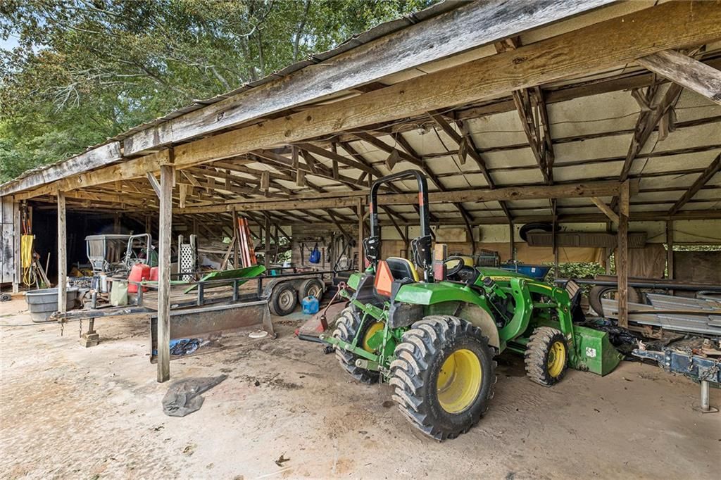 Image 114 of property listing at 683 Duck Thurmond Road, Dawsonville, GA 30534