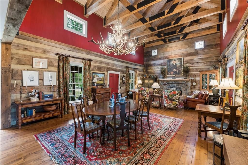 Image 15 of property listing at 683 Duck Thurmond Road, Dawsonville, GA 30534