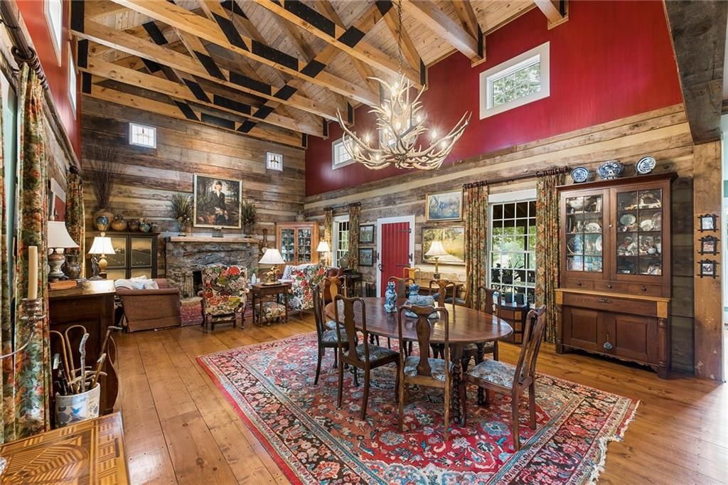 Image 16 of property listing at 683 Duck Thurmond Road, Dawsonville, GA 30534