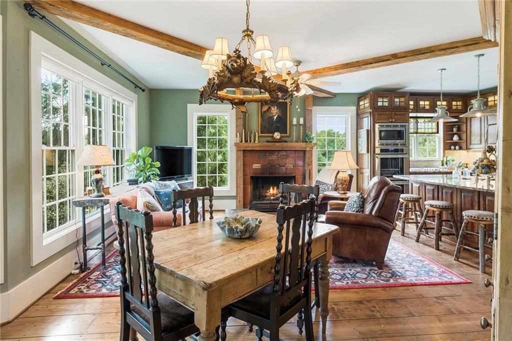 Image 19 of property listing at 683 Duck Thurmond Road, Dawsonville, GA 30534
