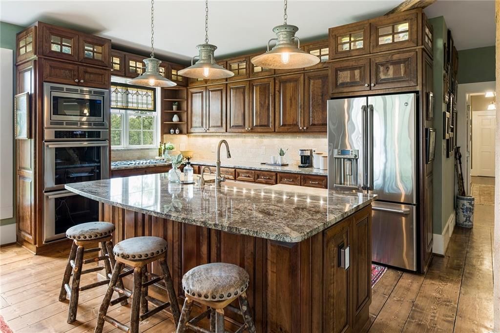 Image 29 of property listing at 683 Duck Thurmond Road, Dawsonville, GA 30534