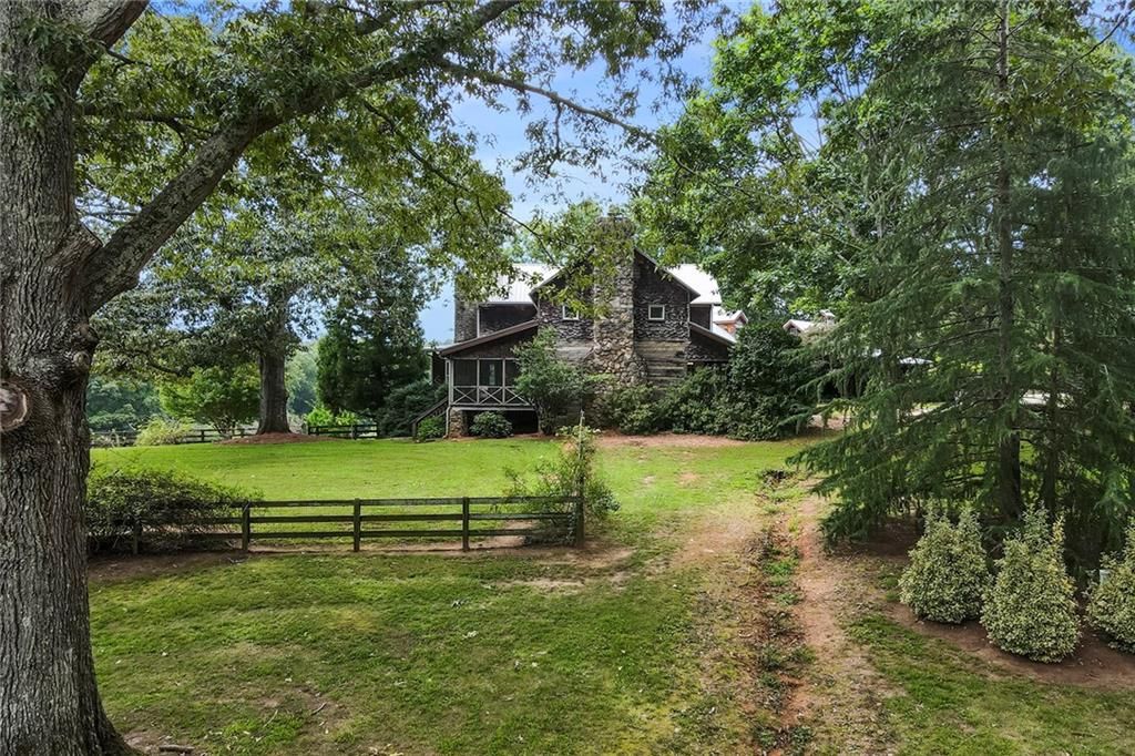 Image 60 of property listing at 683 Duck Thurmond Road, Dawsonville, GA 30534