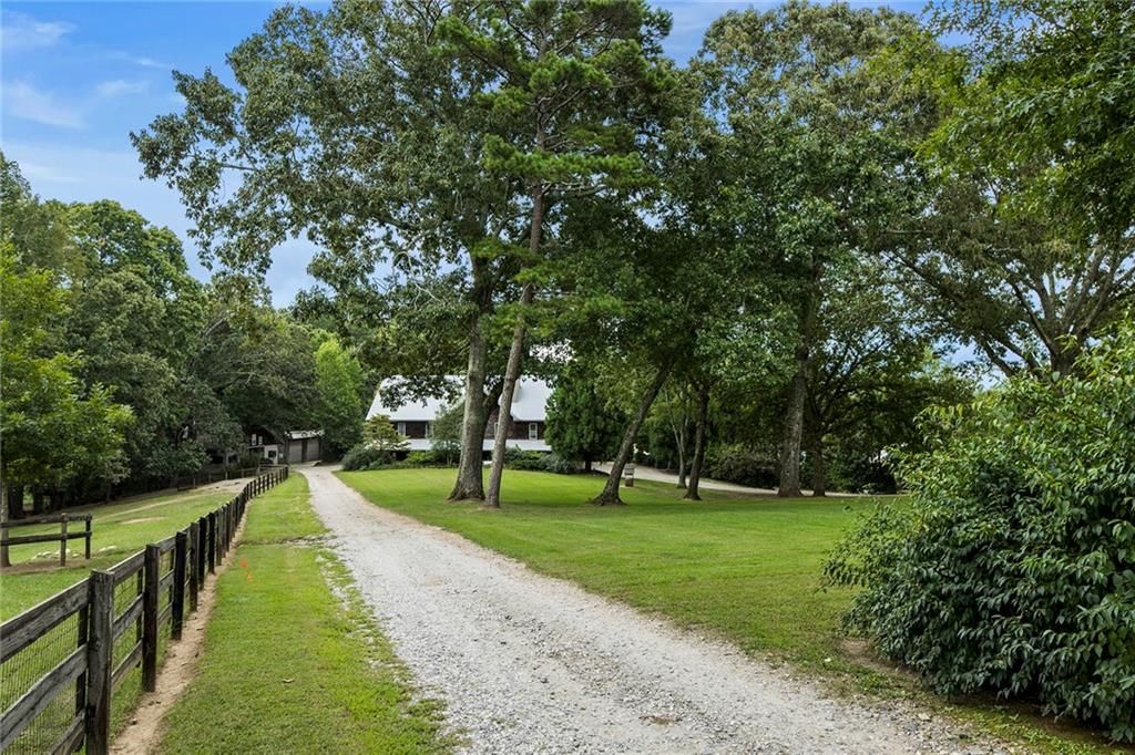 Image 61 of property listing at 683 Duck Thurmond Road, Dawsonville, GA 30534
