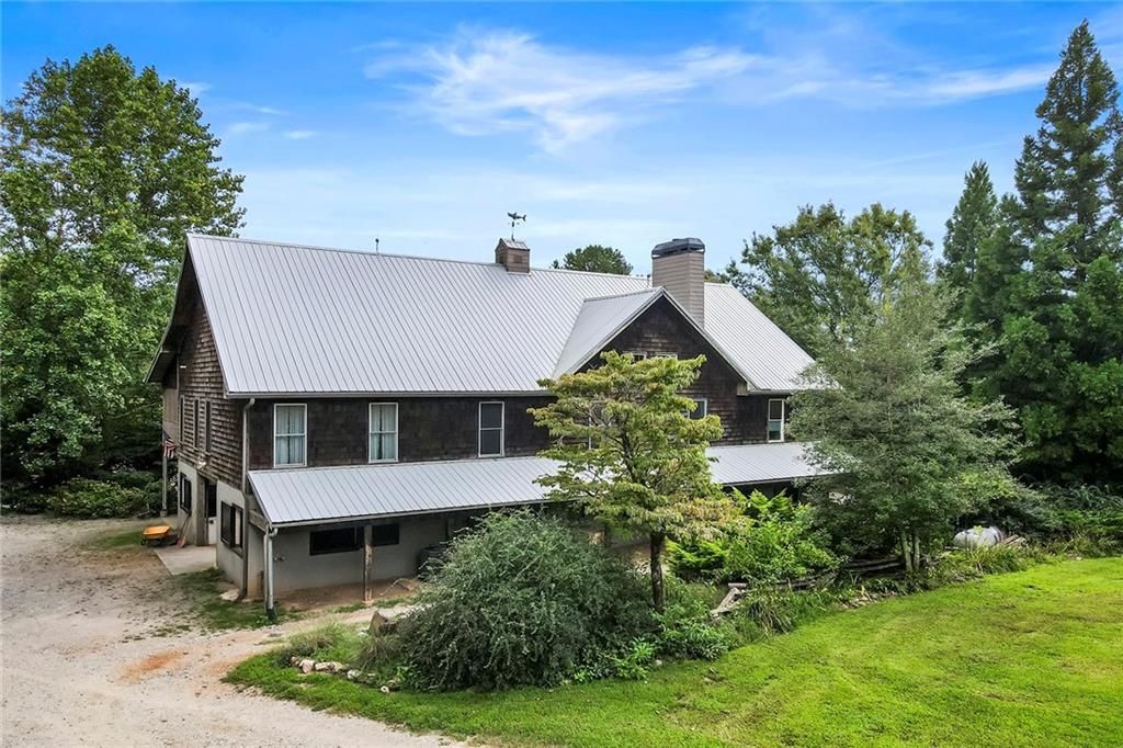 Image 62 of property listing at 683 Duck Thurmond Road, Dawsonville, GA 30534