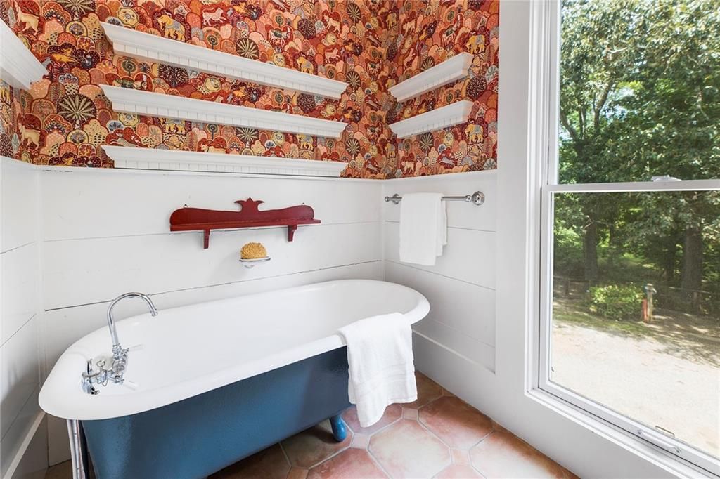 Image 76 of property listing at 683 Duck Thurmond Road, Dawsonville, GA 30534
