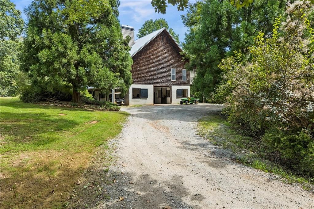 Image 86 of property listing at 683 Duck Thurmond Road, Dawsonville, GA 30534