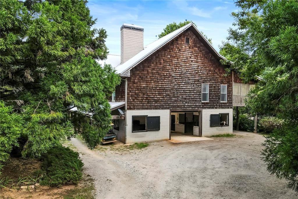 Image 87 of property listing at 683 Duck Thurmond Road, Dawsonville, GA 30534