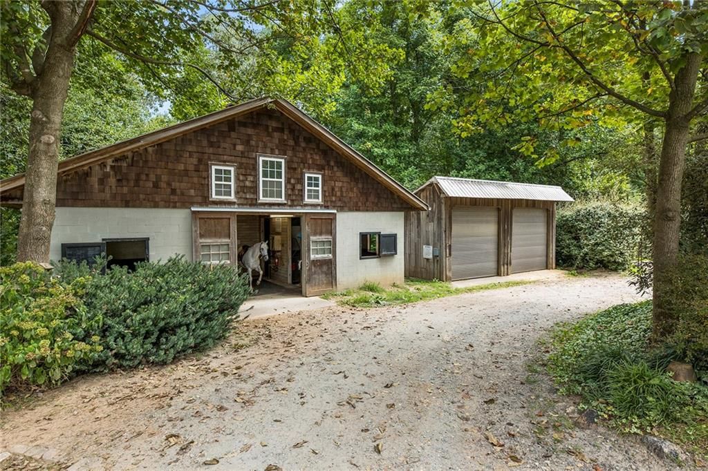 Image 98 of property listing at 683 Duck Thurmond Road, Dawsonville, GA 30534