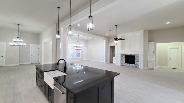 1425 W Harvard Way, Mustang, OK 73064