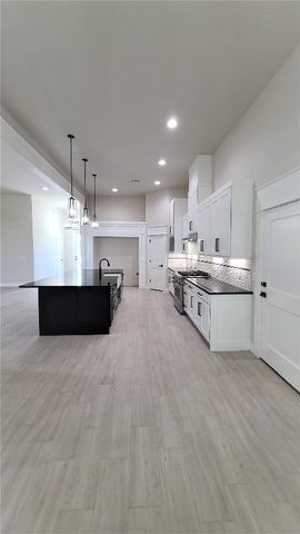 1425 W Harvard Way, Mustang, OK 73064