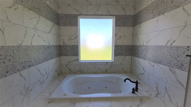 1425 W Harvard Way, Mustang, OK 73064