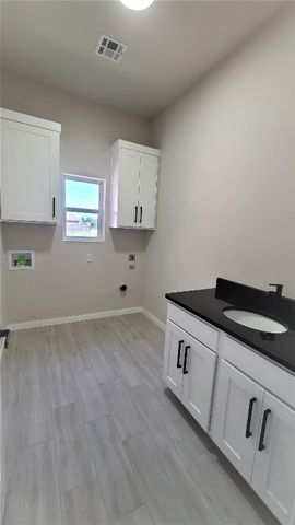 1425 W Harvard Way, Mustang, OK 73064