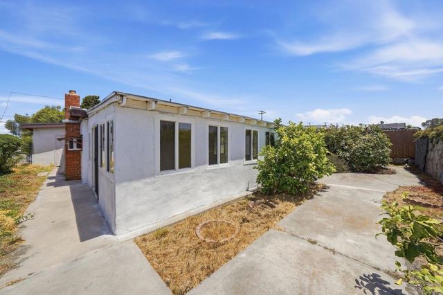 444 E Oxford Street, Chula Vista, CA 91911