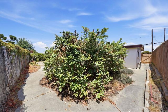444 E Oxford Street, Chula Vista, CA 91911