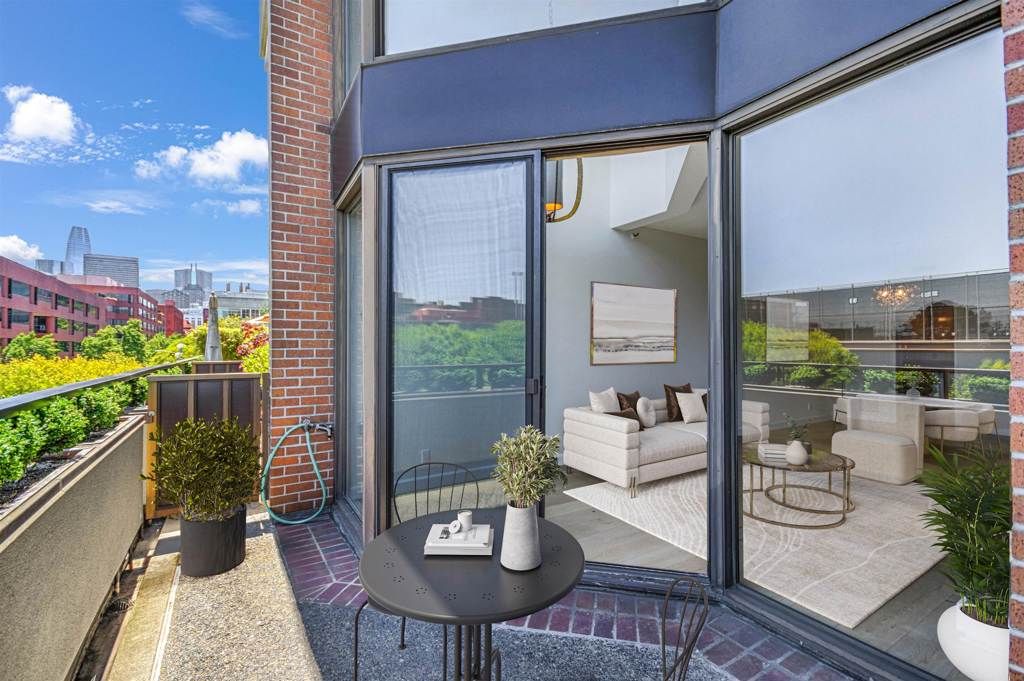 Image 16 of property listing at 101 101 Lombard St 109E, San Francisco, CA 94111