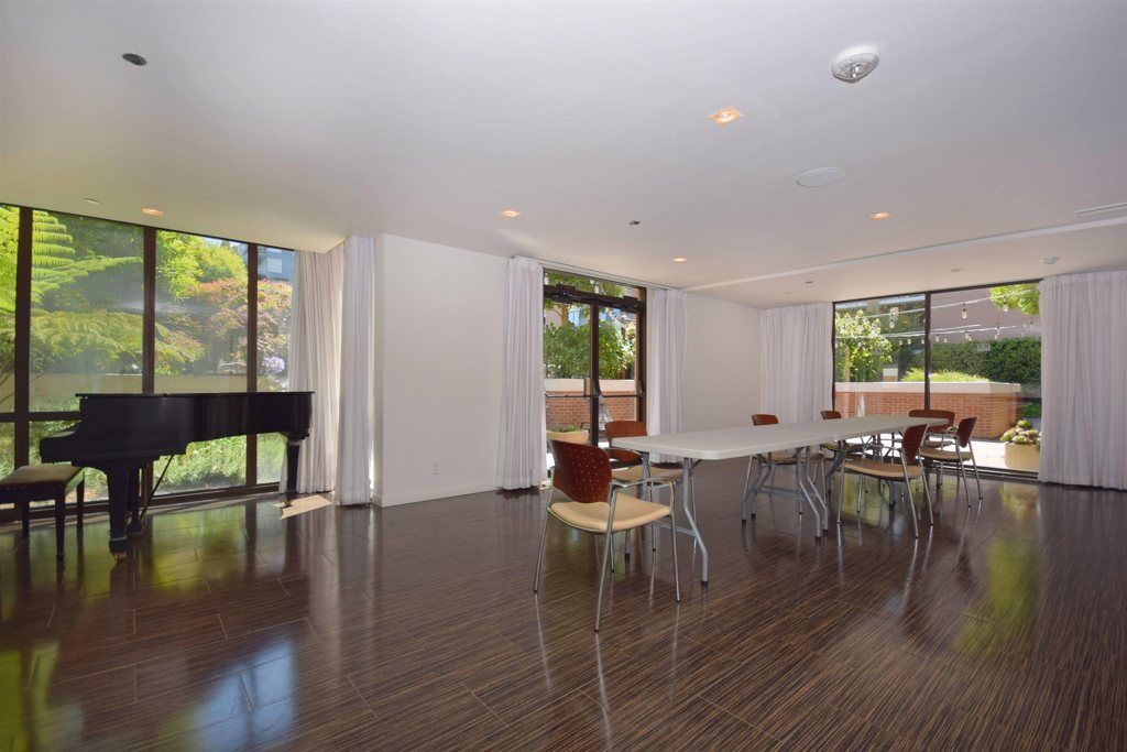 Image 35 of property listing at 101 101 Lombard St 109E, San Francisco, CA 94111
