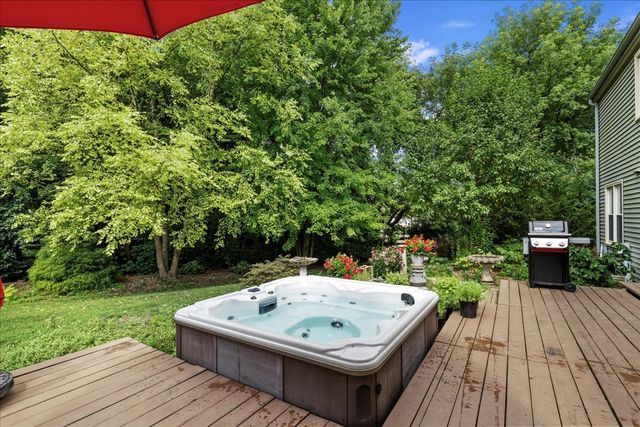 1554 Deer Run, Gurnee, IL 60031