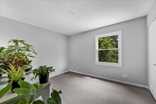 1554 Deer Run, Gurnee, IL 60031