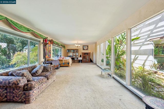 834 Carter Acres Ln, Martinez, CA 94553