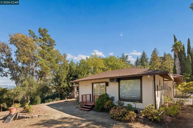 834 Carter Acres Ln, Martinez, CA 94553