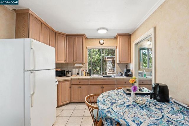 834 Carter Acres Ln, Martinez, CA 94553
