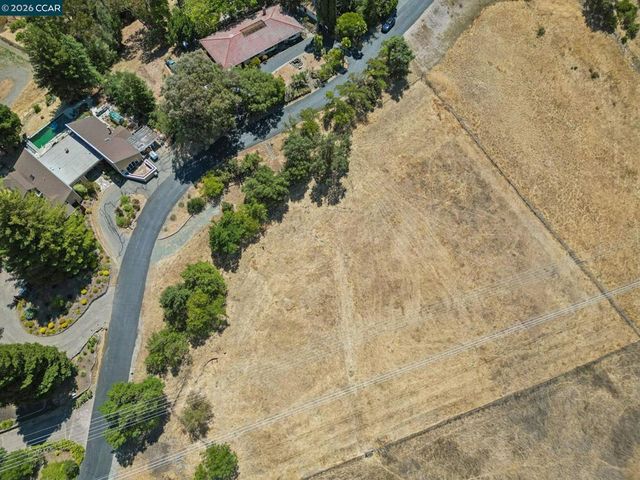 834 Carter Acres Ln, Martinez, CA 94553