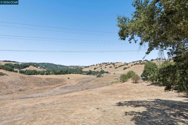 834 Carter Acres Ln, Martinez, CA 94553