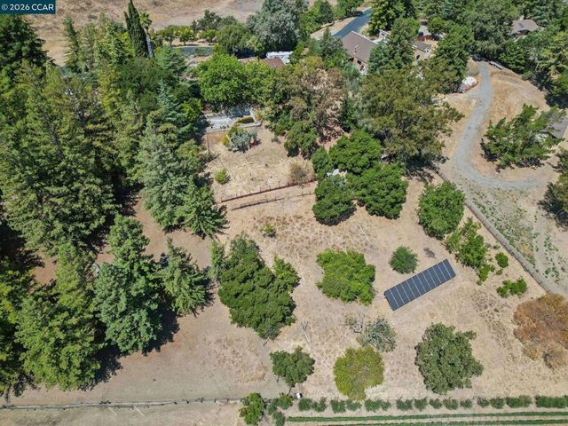 834 Carter Acres Ln, Martinez, CA 94553